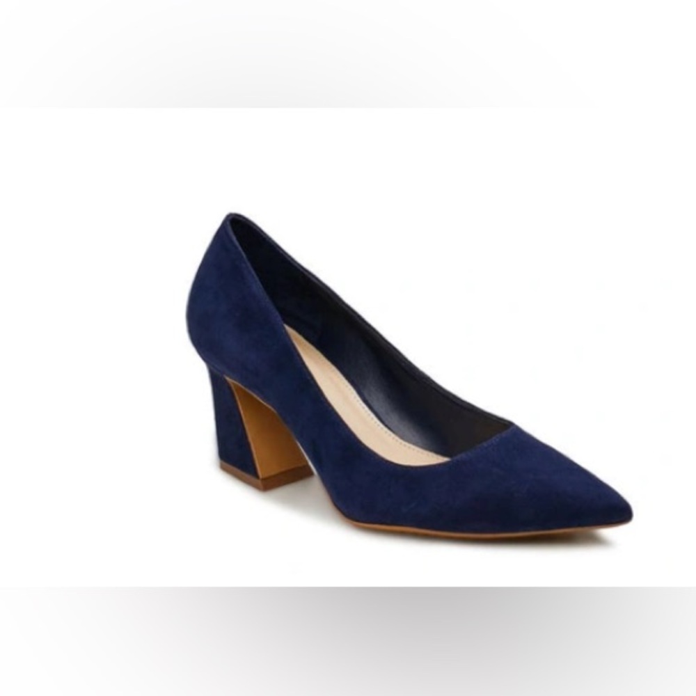 Vince Camuto Hailenda flared heel classics pumps size 6